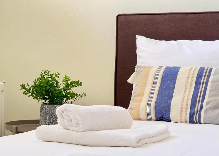 Spacious & Cozy Apartment, With Big Yard, In Apartament Miasto Kos