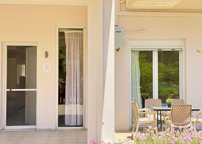 Spacious & Cozy Apartment, With Big Yard, In Apartament Miasto Kos