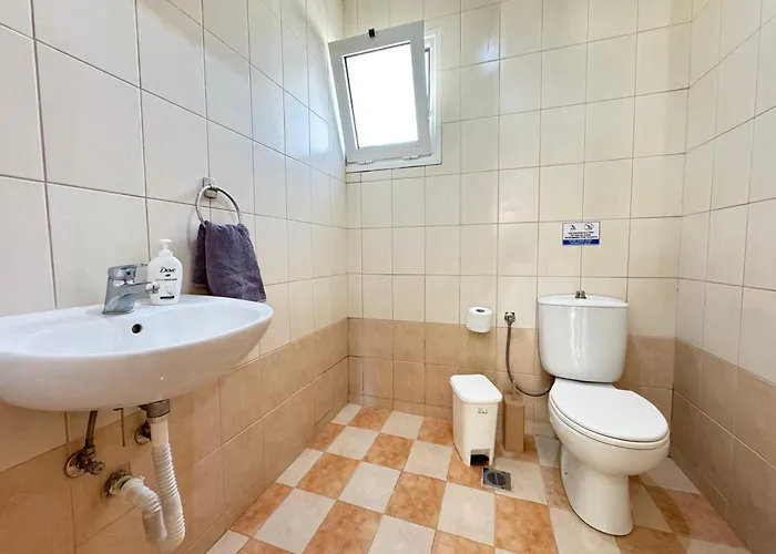 Spacious & Cozy Apartment, With Big Yard, In * Miasto Kos