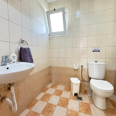 Spacious & Cozy Apartment, With Big Yard, In * Kos