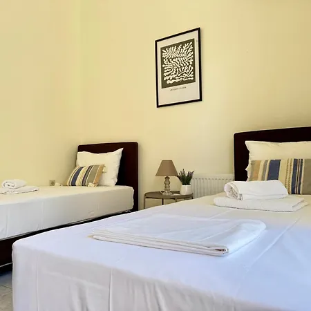 Spacious & Cozy Apartment, With Private Yard, In - El Greco