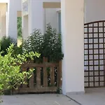 Апартаменти Spacious & Cozy Apartment, With Big Yard, In Кос