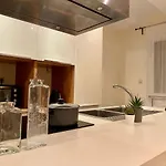 Spacious & Cozy Apartment, With Big Yard, In Апартаменти Кос