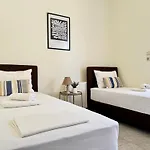 Spacious & Cozy Apartment, With Big Yard, In Апартаменти