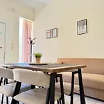 Spacious & Cozy Apartment, With Big Yard, In Апартаменти