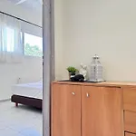 Апартаменти Spacious & Cozy Apartment, With Big Yard, In Кос