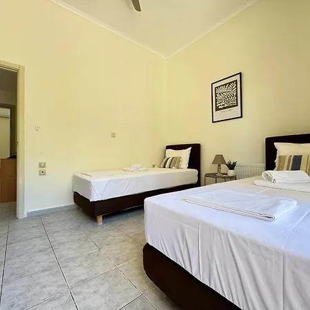 Apartment Spacious & Cozy Apartment, With Big Yard, In Kos-Stadt