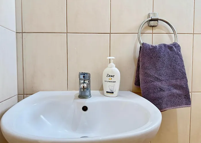 Spacious & Cozy Apartment, With Big Yard, In Apartmán Kos