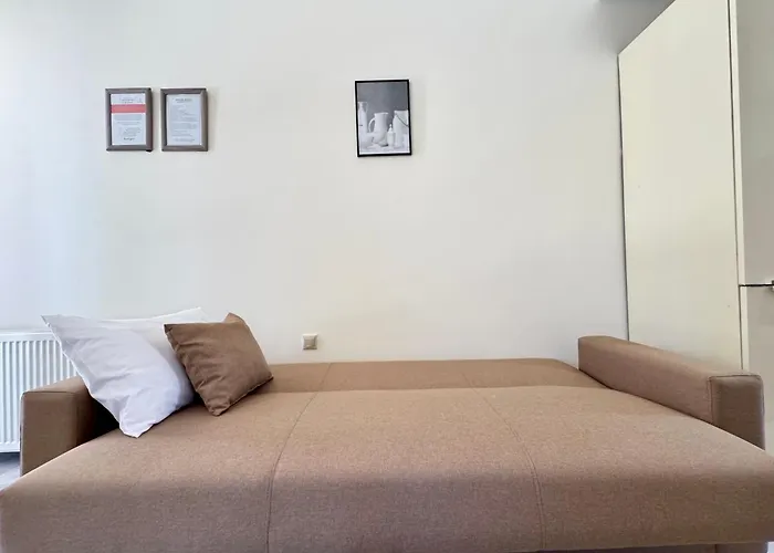 Spacious & Cozy Apartment, With Big Yard, In Apartmán Kos